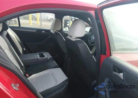 2016 Volkswagen Jetta 1.8T Sport z USA, uszkodzony, nr VIN 3VWD17AJ4GM236346